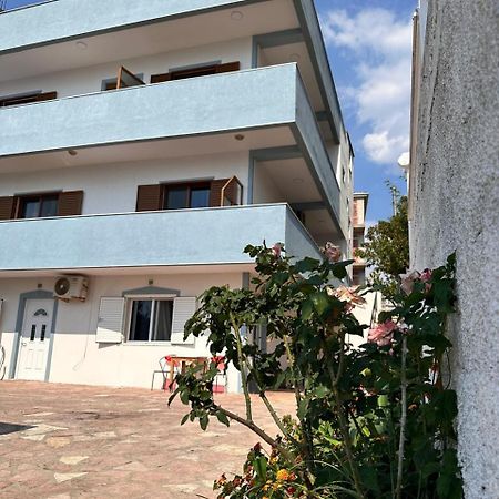 Kenza Apartments Sarande Bagian luar foto