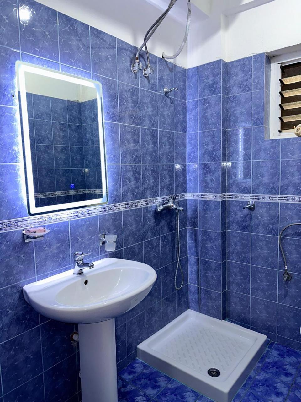Kenza Apartments Sarande Bagian luar foto