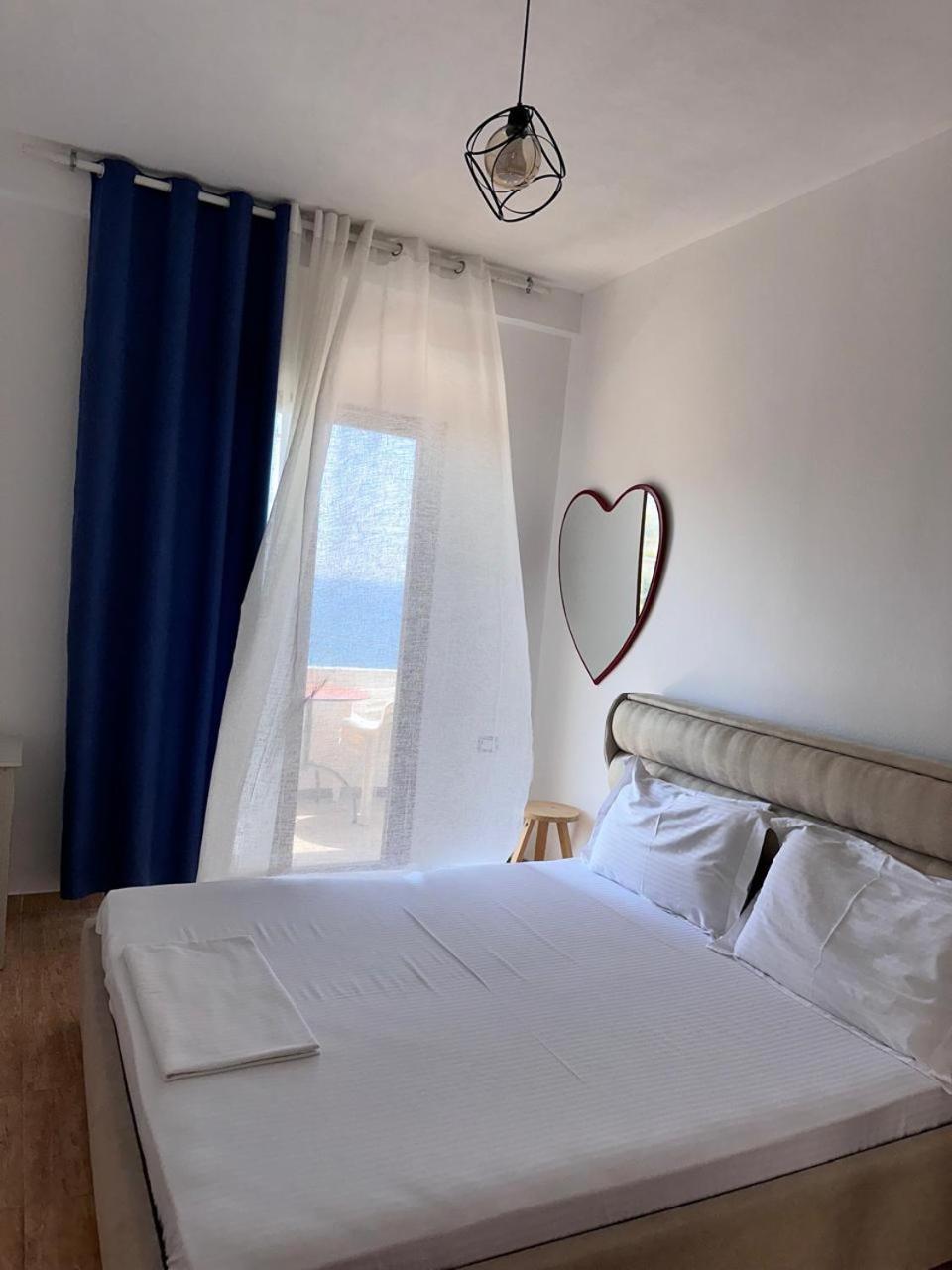 Kenza Apartments Sarande Bagian luar foto